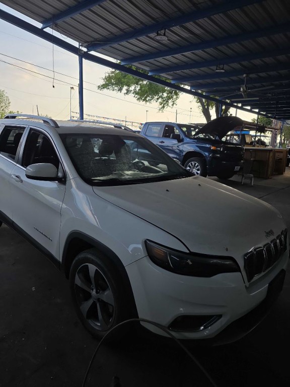 2019 Jeep Cherokee Image 2