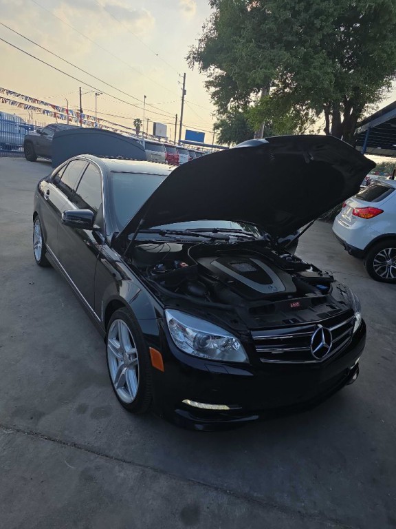2011 Mercedes-Benz C-Class Image 3