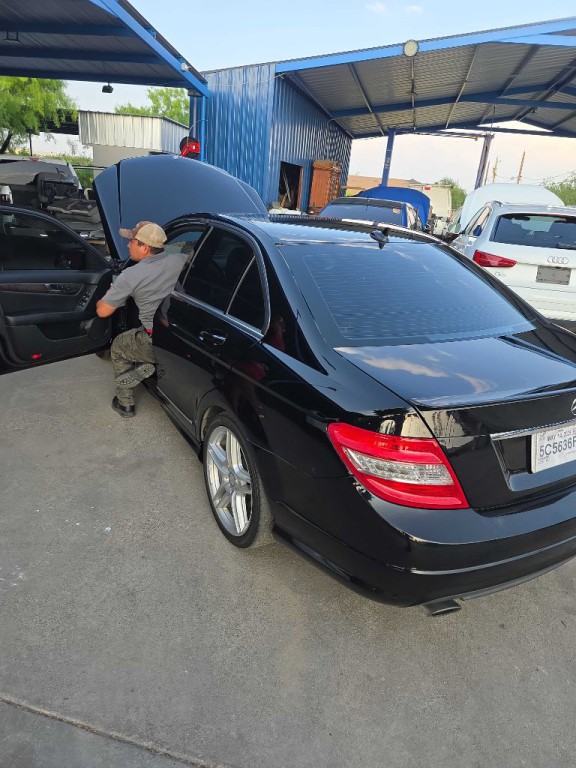 2011 Mercedes-Benz C-Class Image 4