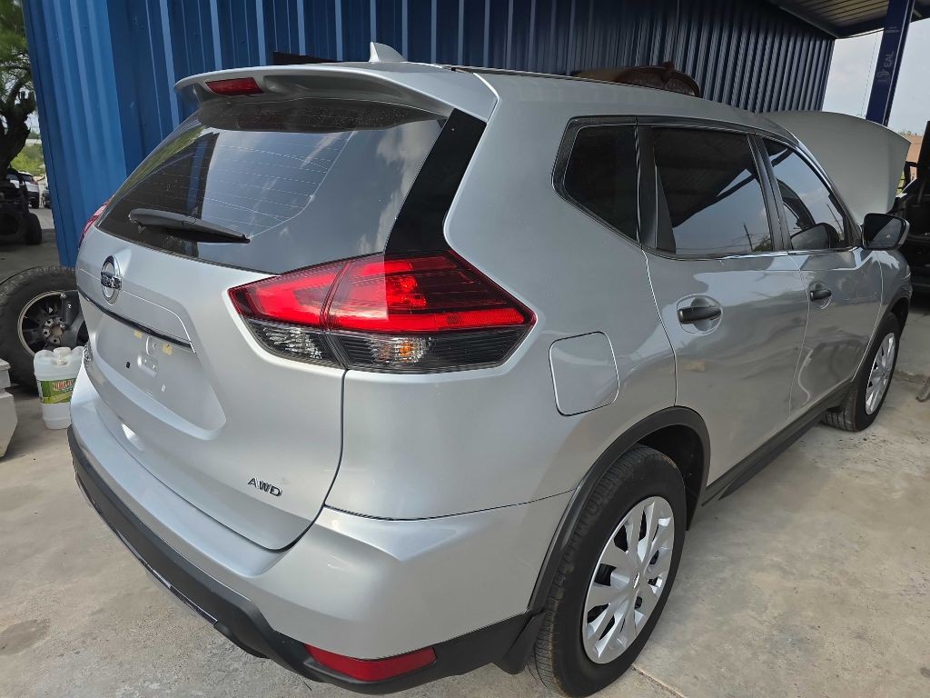 2017 Nissan Rogue Image 4