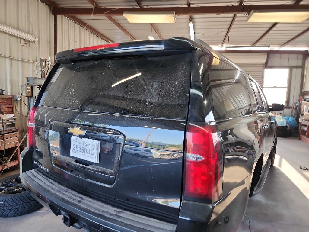 2016 Chevrolet Suburban Image 3