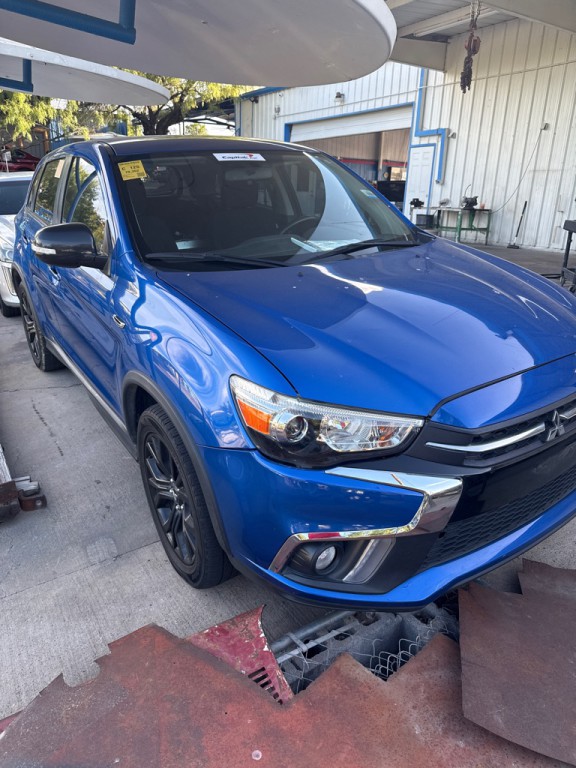2019 Mitsubishi Outlander Image 2