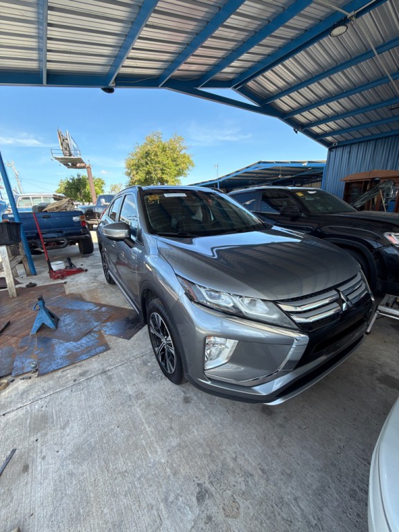 2019 Mitsubishi Eclipse Image 2