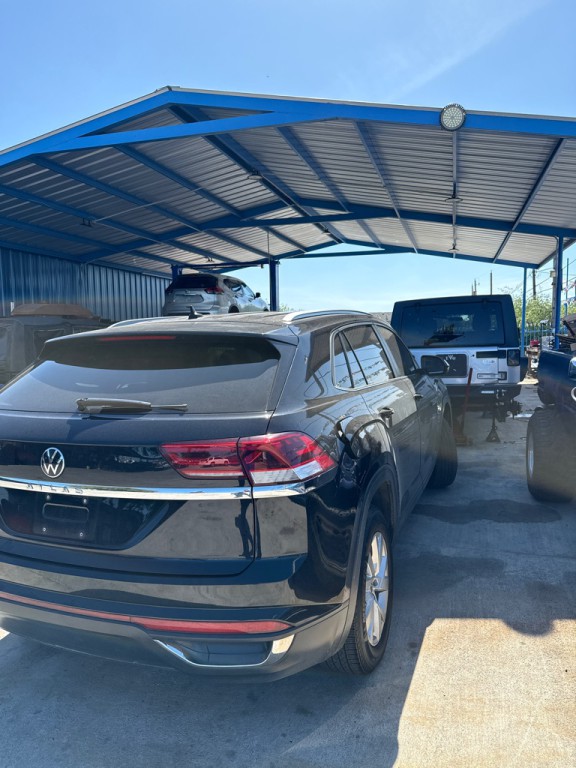 2021 Volkswagen Atlas Cross Sport Image 3