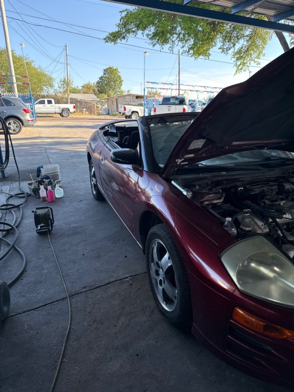 2004 Mitsubishi Eclipse Image 1