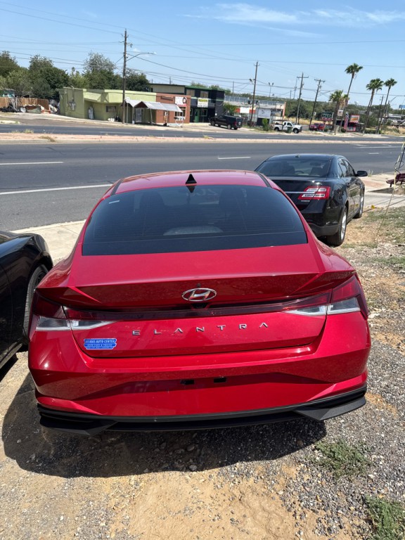 2021 Hyundai Elantra Image 3