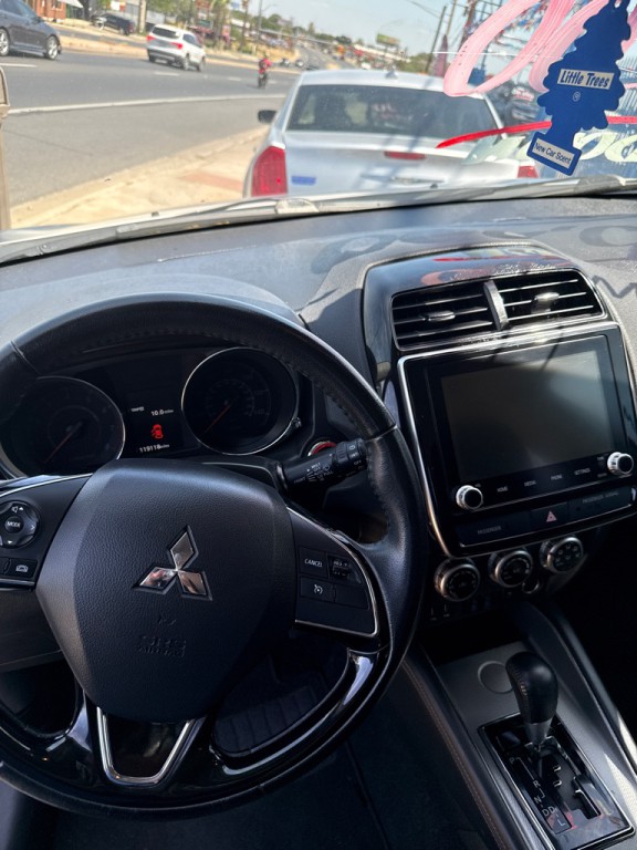 2021 Mitsubishi Outlander Image 6