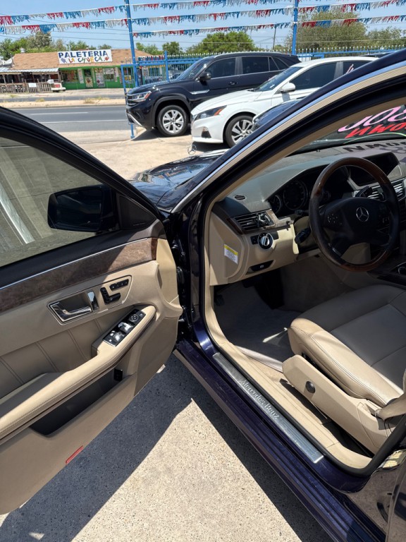 2011 Mercedes-Benz E-Class Image 11