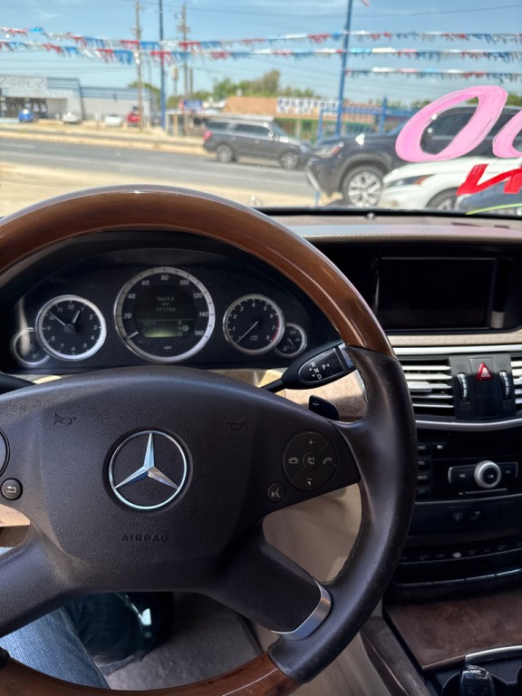2011 Mercedes-Benz E-Class Image 12