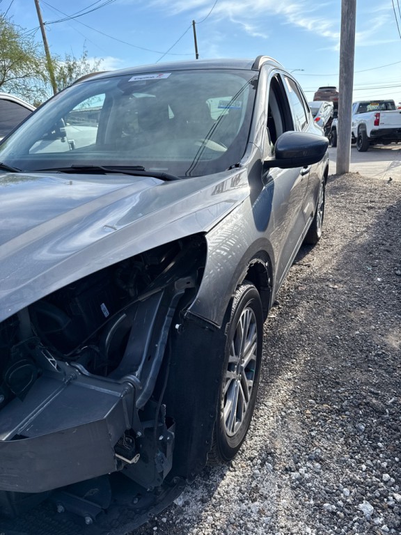 2021 Ford Escape Image 2