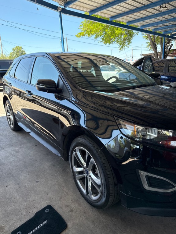 2017 Ford Edge Image 2