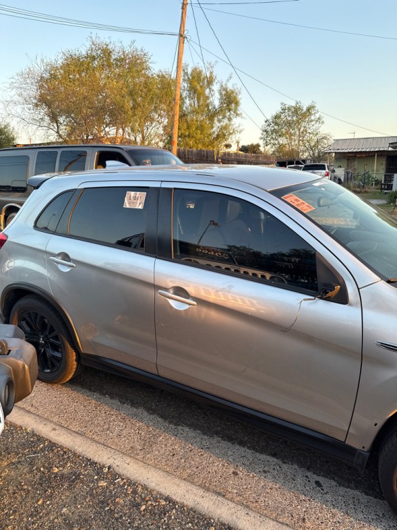 2018 Mitsubishi Outlander Image 4