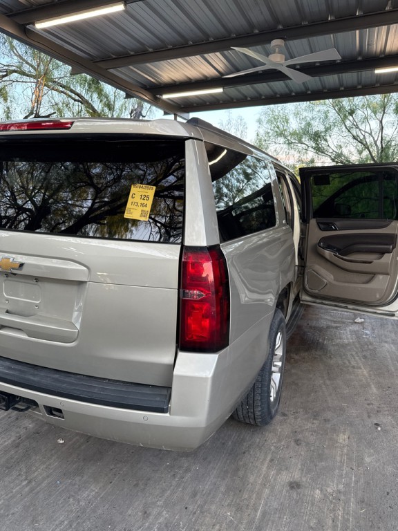 2016 Chevrolet Suburban Image 4