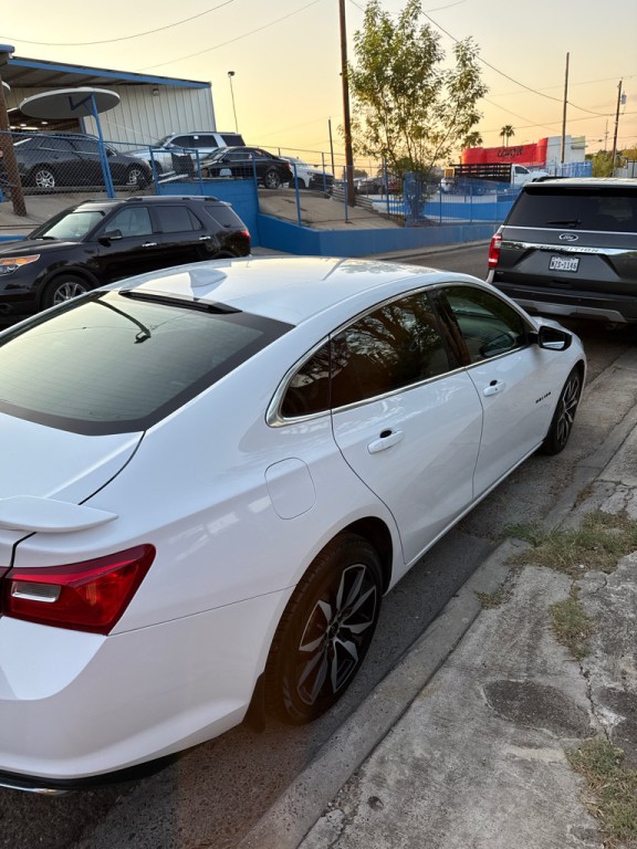 2021 Chevrolet Malibu Image 2