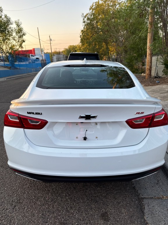 2021 Chevrolet Malibu Image 3