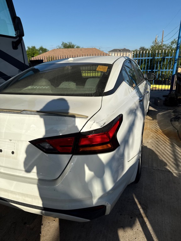 2019 Nissan Altima Image 3
