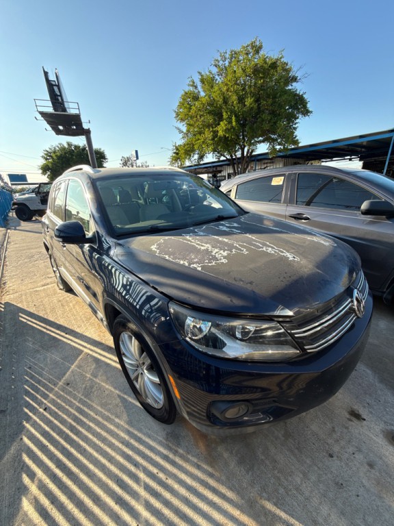 2012 Volkswagen Tiguan Image 2