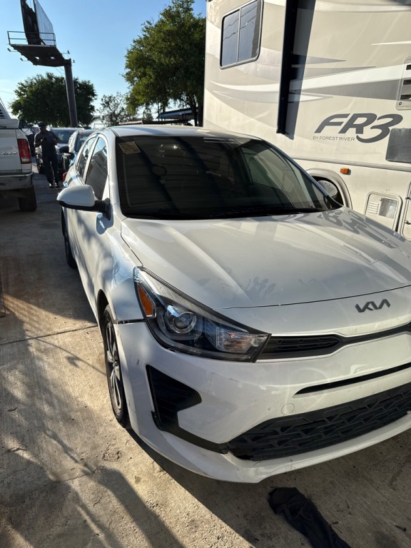 2022 Kia Rio Image 2
