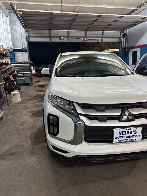 2020 Mitsubishi Outlander Image 1