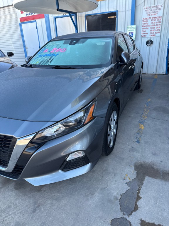 2022 Nissan Altima Image 1