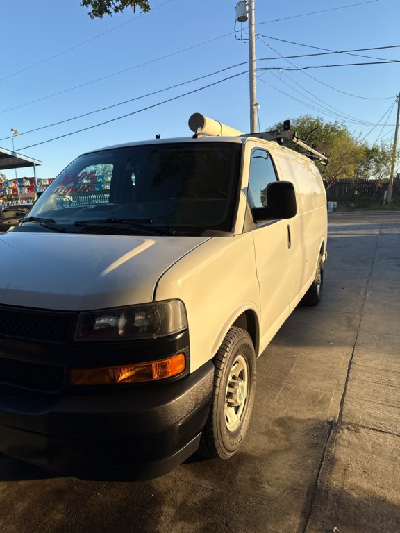 2019 Chevrolet Express Image 2