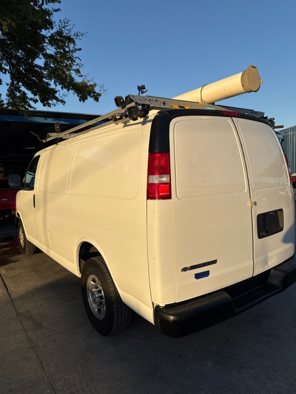 2019 Chevrolet Express Image 3