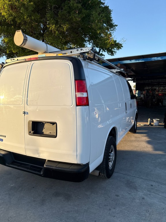 2019 Chevrolet Express Image 4