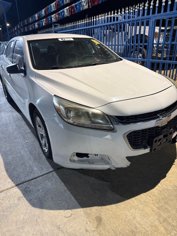 2014 Chevrolet Malibu Image 2