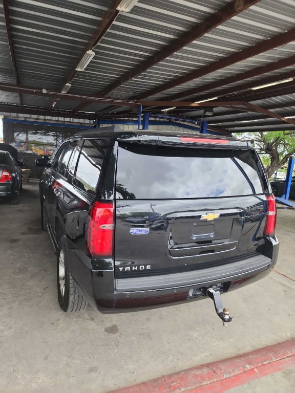 2017 Chevrolet Tahoe Image 2