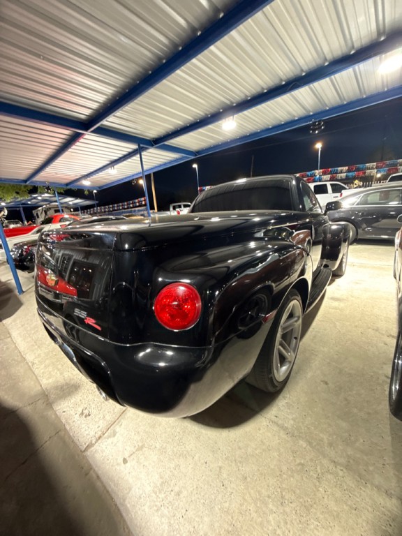 2003 Chevrolet SSR Image 3