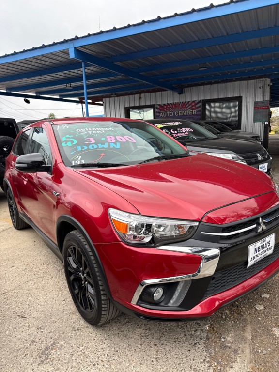 2018 Mitsubishi Outlander Image 2