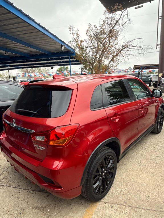 2018 Mitsubishi Outlander Image 3