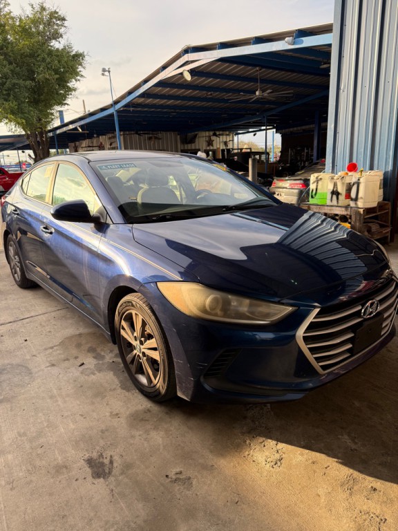 2017 Hyundai Elantra Image 2