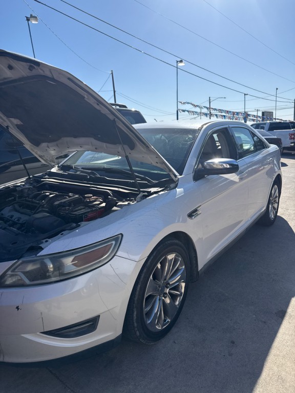 2011 Ford Taurus Image 1