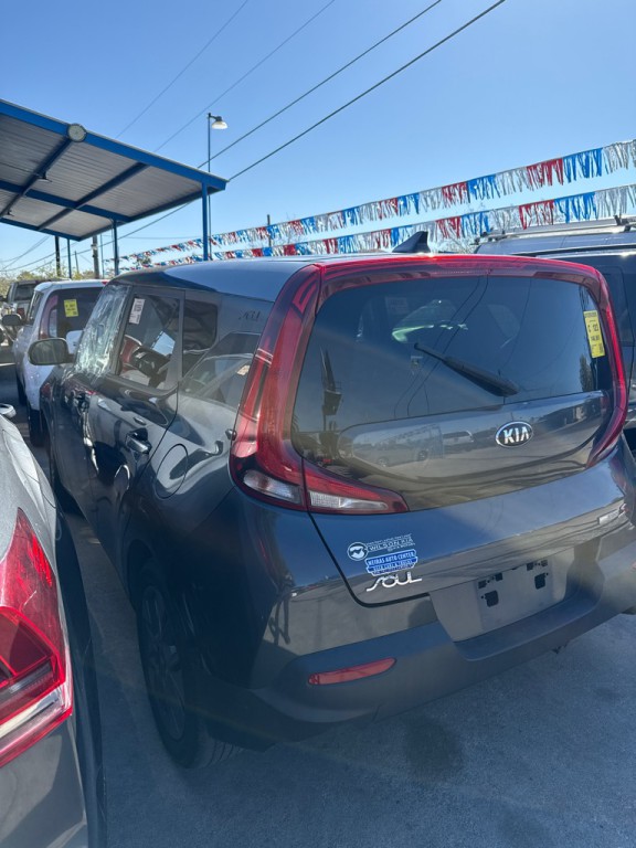 2021 Kia Soul Image 1