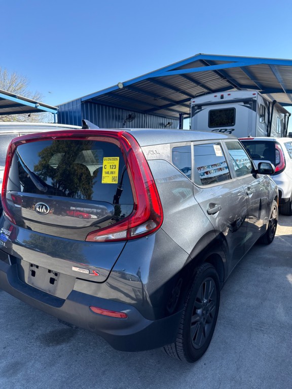 2021 Kia Soul Image 2