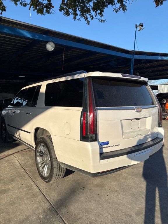 2018 Cadillac Escalade Image 4