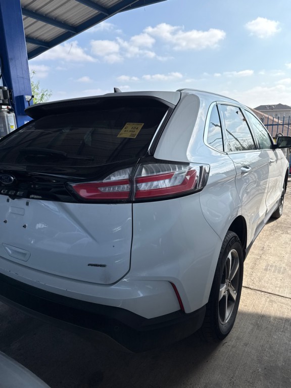 2022 Ford Edge Image 4