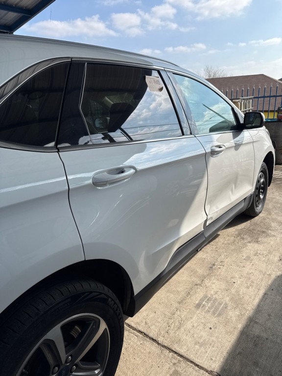 2022 Ford Edge Image 5