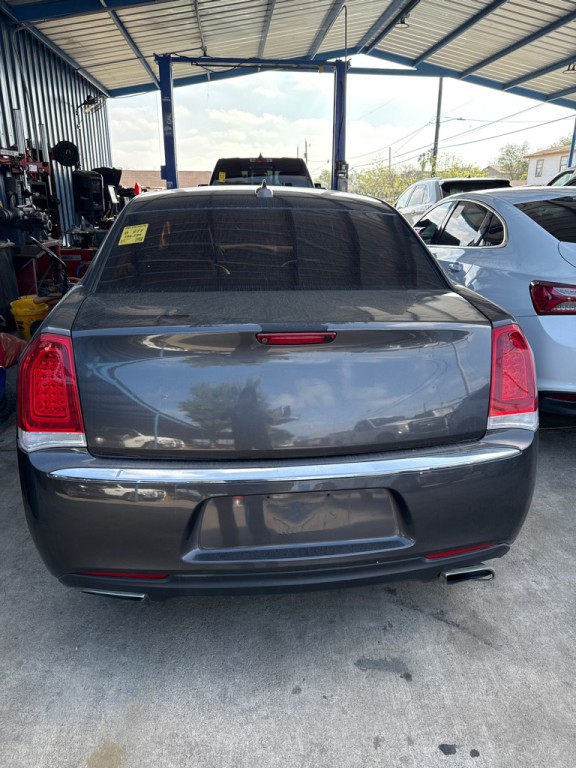 2016 Chrysler 300 Image 5