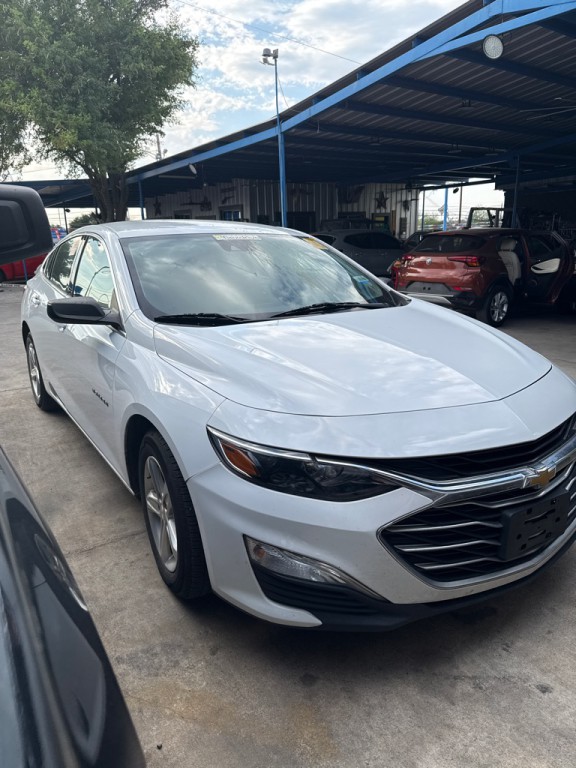 2023 Chevrolet Malibu Image 2