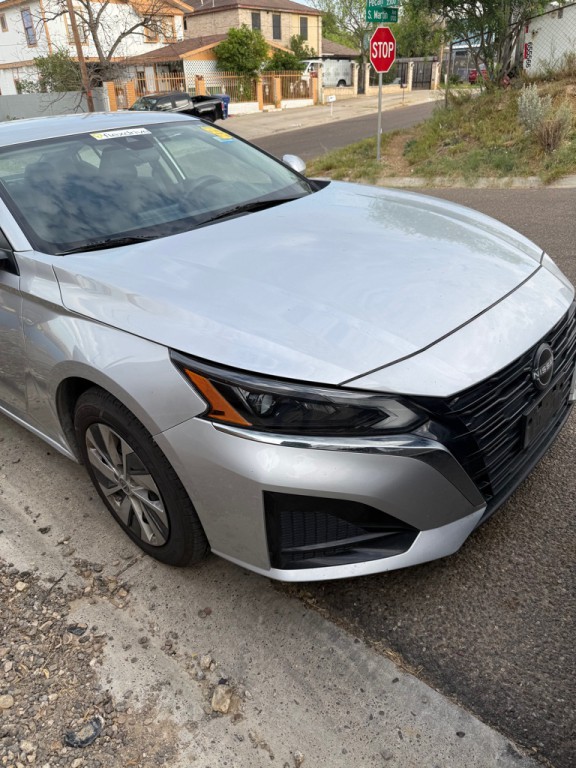 2023 Nissan Altima Image 3