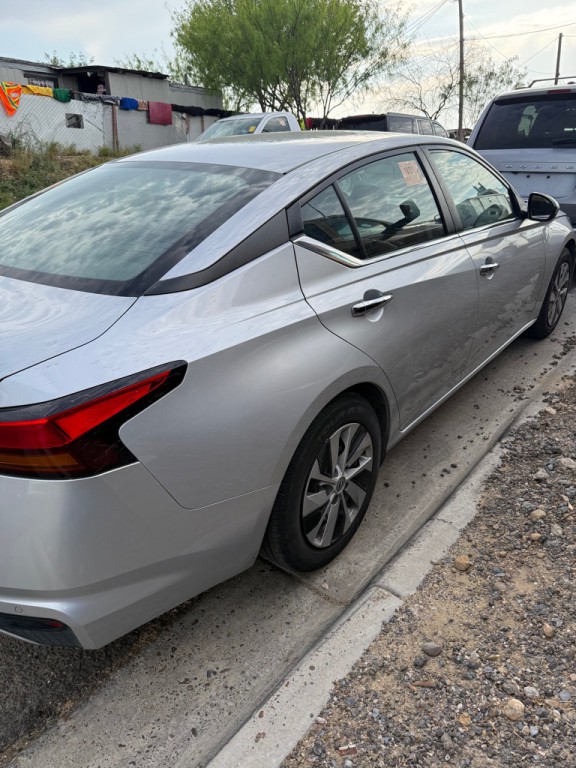 2023 Nissan Altima Image 5