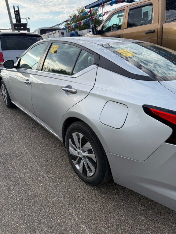 2023 Nissan Altima Image 7