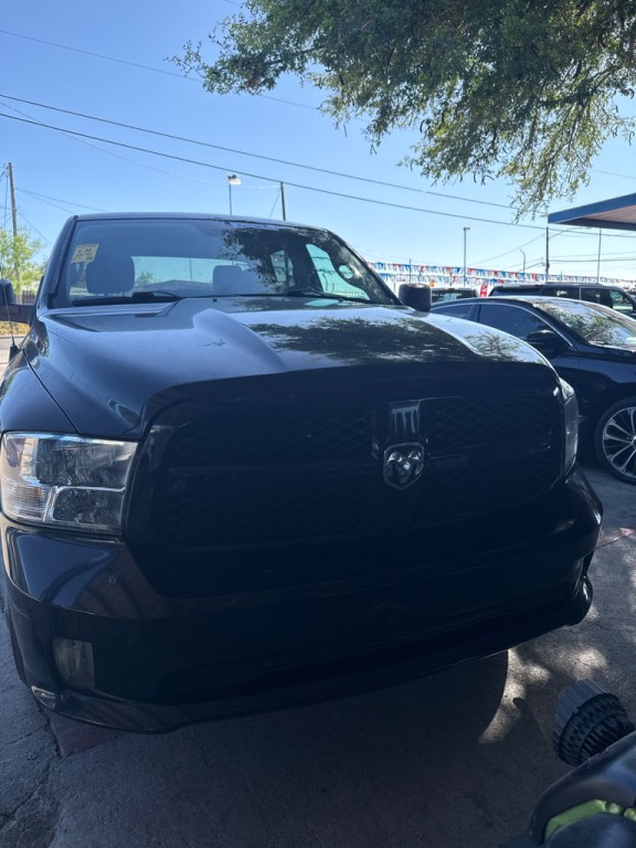 2016 RAM 1500 Image 3