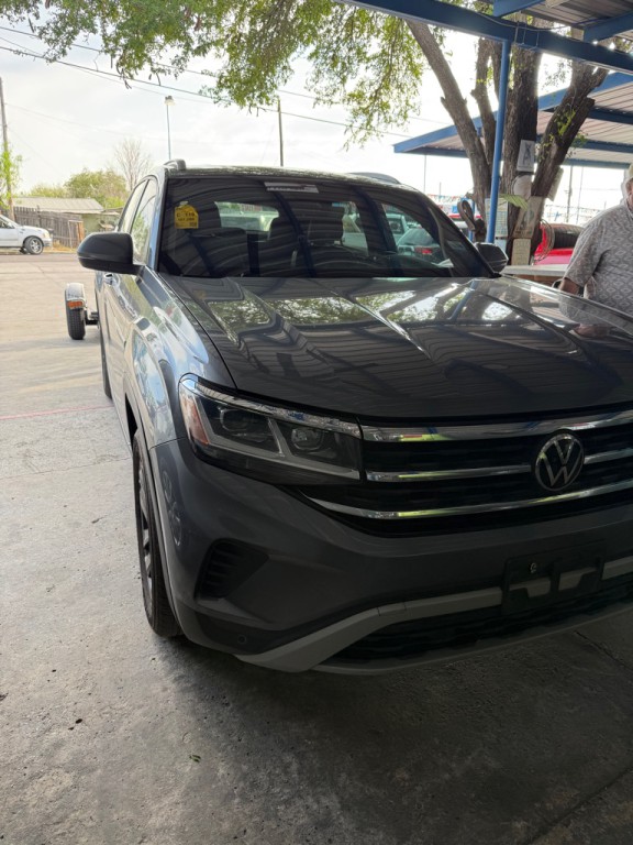 2022 Volkswagen Atlas Cross Spo Image 2