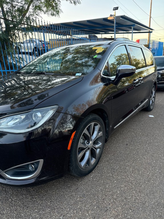 2017 Chrysler Pacifica Image 2