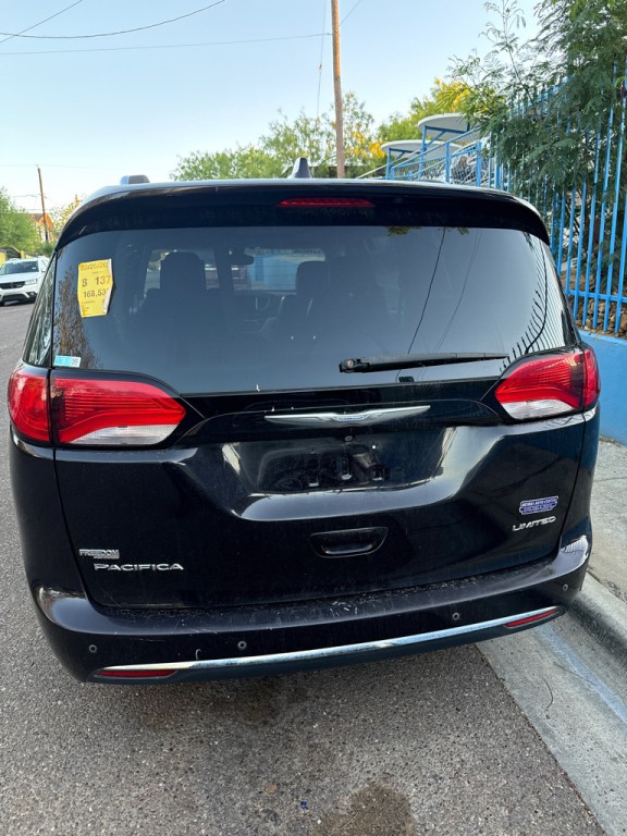 2017 Chrysler Pacifica Image 4