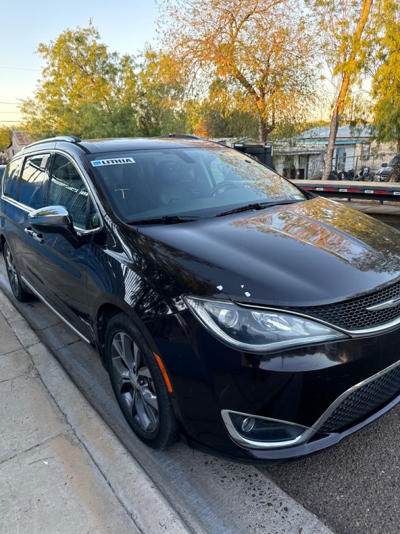 2017 Chrysler Pacifica Image 7
