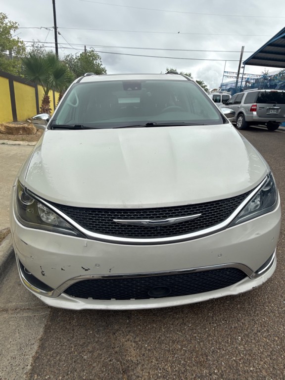 2017 Chrysler Pacifica Image 2
